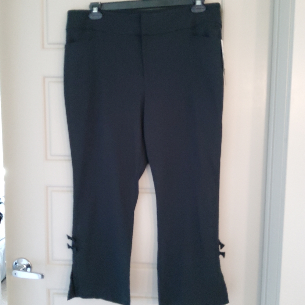 INC Ladies Black Dress Pants 16 NWT Zipper Closure 2 Bows on Slit Ankle